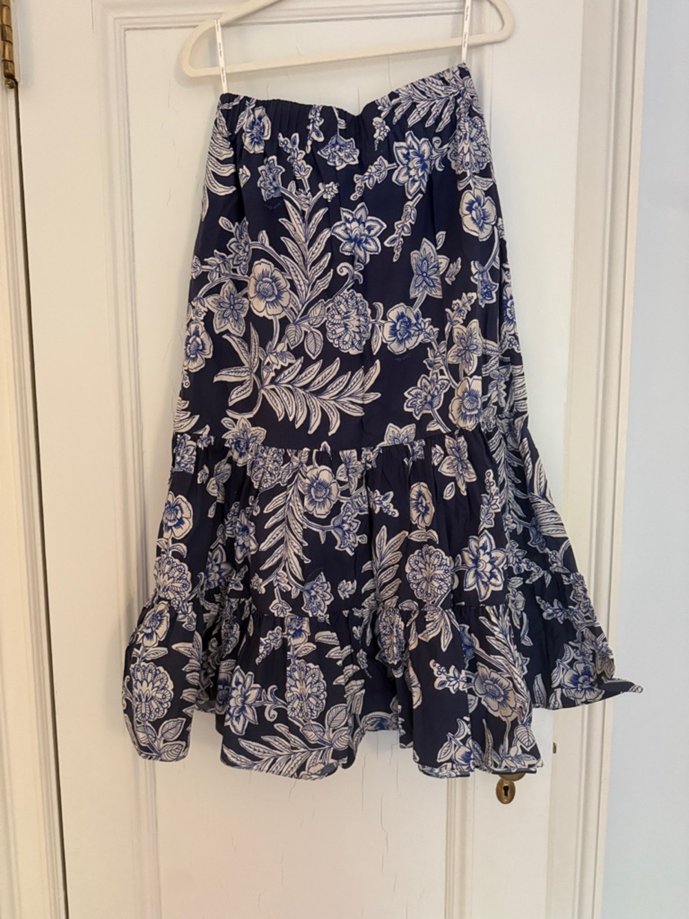Cara Cara Navy and White Floral Skirt. Medium - Picture 2 of 4